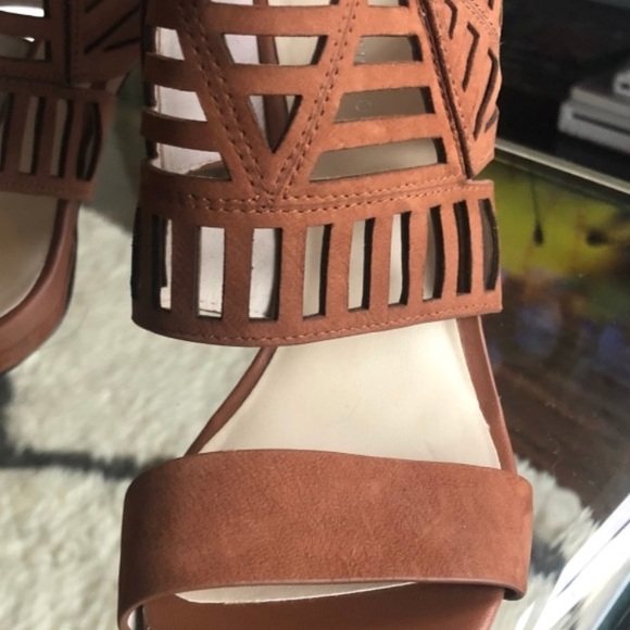 Kenneth Cole Brown Suede heels -new! - Picture 4 of 4